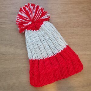 Vintage 70s Red Cream Crochet Pom Pom Beanie